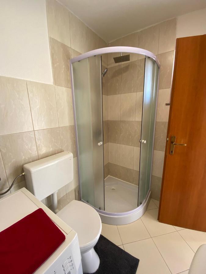 Apartman Hana U Blizini Automotodroma Grobnik I Kostrenski Plaza Kostrena Exteriör bild