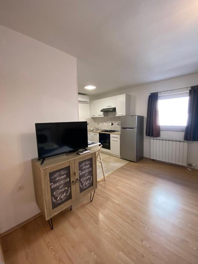Apartman Hana U Blizini Automotodroma Grobnik I Kostrenski Plaza Kostrena Exteriör bild